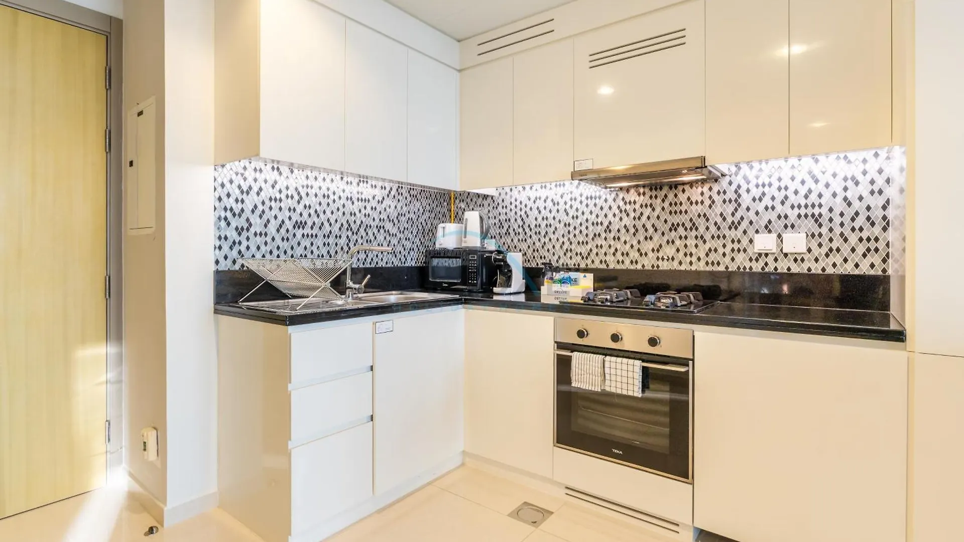 Close To Dubai Water Canal 1Br With Balcony, Aykon City 2 Tower C, Business Bay By Deluxe Holiday Homes